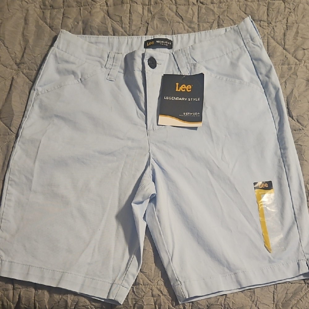 NWT Lee Blue Flat Front Shorts Casual Wear, Size 6